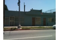 1122 E 57th St in Los Angeles, CA - Foto de edificio - Building Photo