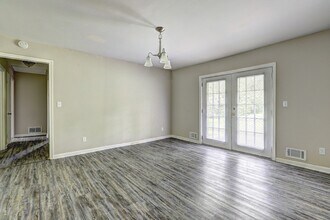 2069 Hillcrest Dr in Douglasville, GA - Building Photo - Building Photo