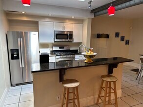 3 W Hollister St, Unit 3 West Hollister St APT 3 in Cincinnati, OH - Foto de edificio - Building Photo