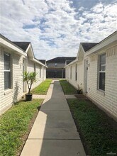 816 N Cross Ln-Unit -1 in Edinburg, TX - Foto de edificio - Building Photo