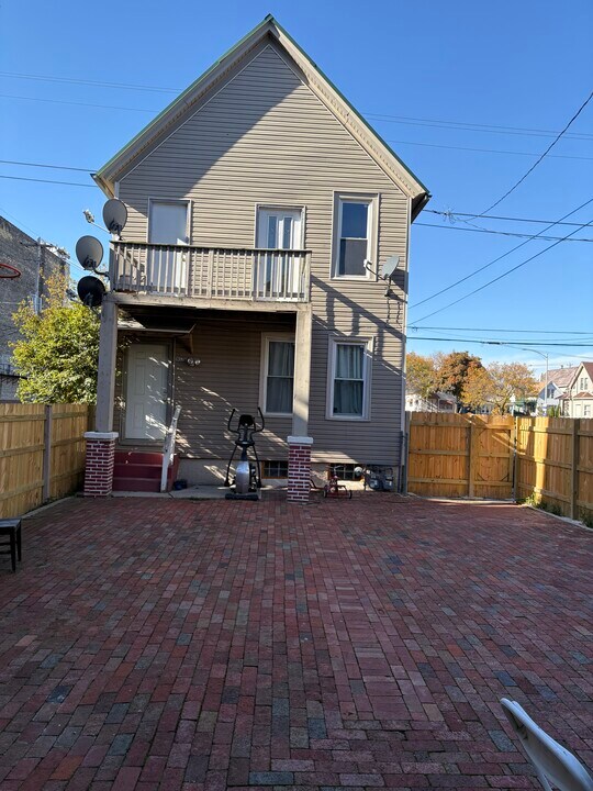 1657 S 11th St, Unit B in Milwaukee, WI - Foto de edificio