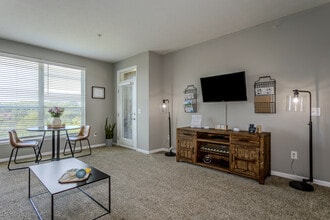 Scioto Ridge in Dublin, OH - Building Photo - Interior Photo