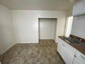 940-942 Easton Ave in San Bruno, CA - Building Photo - Building Photo