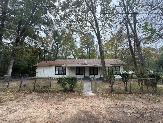 110 Barnard St in Livingston, TX - Building Photo - Building Photo