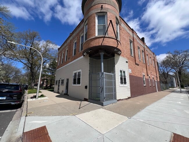 property at 5257 S Aberdeen St