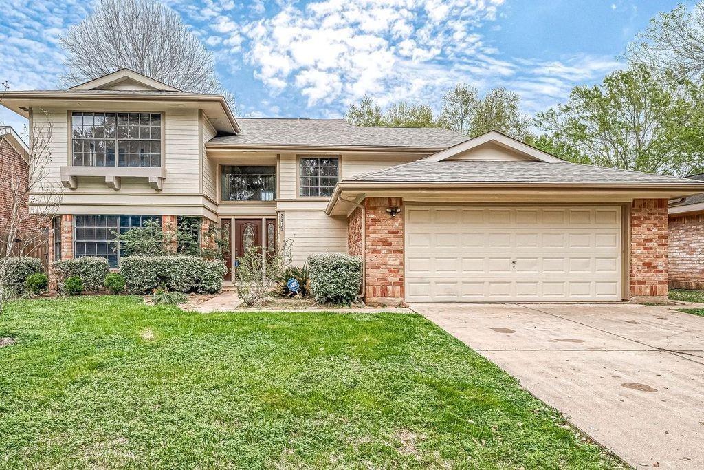 2039 Shorewood Ln in Sugar Land, TX - Building Photo