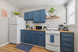 1427 W Ocean View Ave in Norfolk, VA - Building Photo - Building Photo