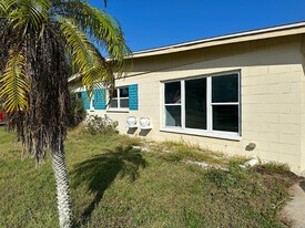 7197 Quincy Ln in Clearwater, FL - Building Photo