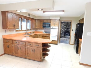 46W356 Jericho Rd in Big Rock, IL - Foto de edificio - Building Photo