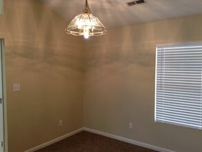 11 Field Crest Dr in Franklin, OH - Building Photo - Building Photo