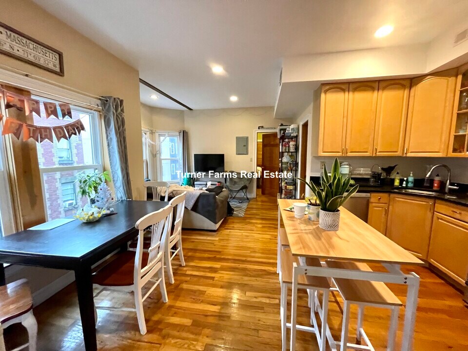 1031 Tremont St, Unit 4 in Boston, MA - Building Photo