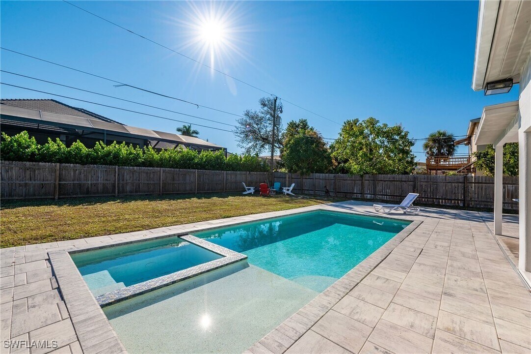 714 105th Ave N in Naples, FL - Building Photo