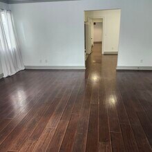 1109 S Rimpau Blvd in Los Angeles, CA - Building Photo - Building Photo