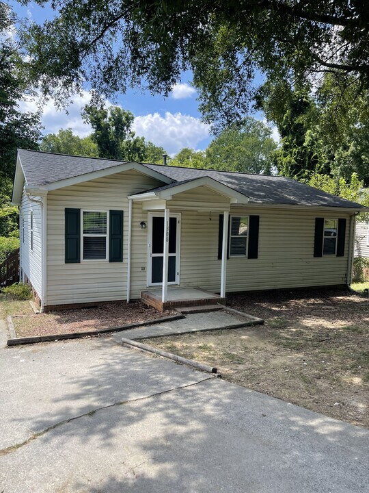 1308 Vance St in Greensboro, NC - Foto de edificio