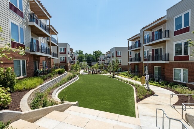 Allium Place in Silver Spring, MD - Foto de edificio - Building Photo