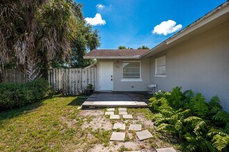 8642 Sunset Dr in Palm Beach Gardens, FL - Building Photo - Building Photo