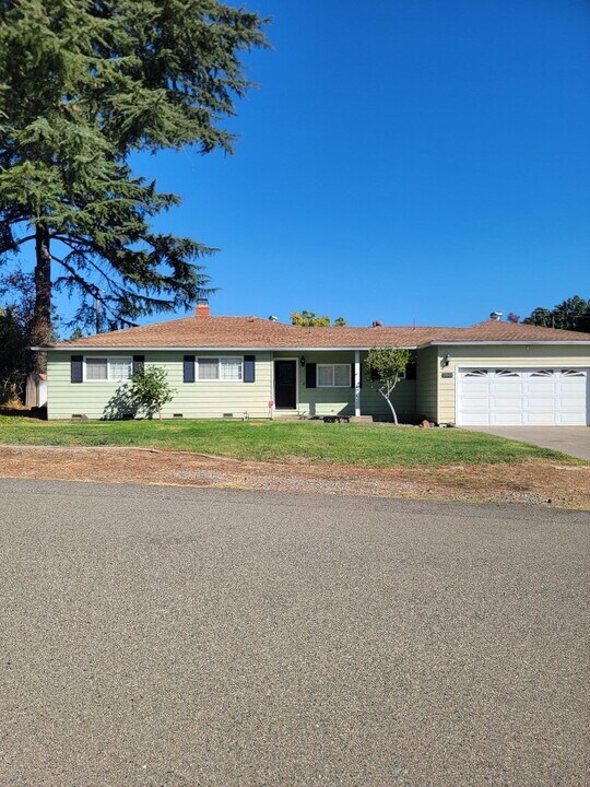 8841 Sunnybrook Ln in Fair Oaks, CA - Building Photo