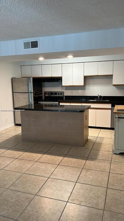 4055 W McNab Rd in Pompano Beach, FL - Building Photo
