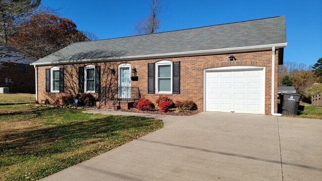 1789 Hausman Dr in Winston-Salem, NC - Building Photo - Building Photo