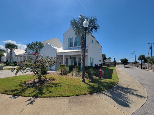 100 Seabreeze Cir in Panama City Beach, FL - Building Photo - Building Photo