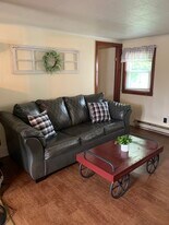 24 Standish St, Unit 25-26 College Housing in Plattsburgh, NY - Building Photo