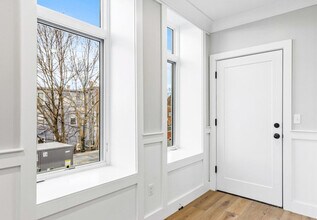 300 Somerville Ave, Unit 300B in Somerville, MA - Building Photo - Building Photo
