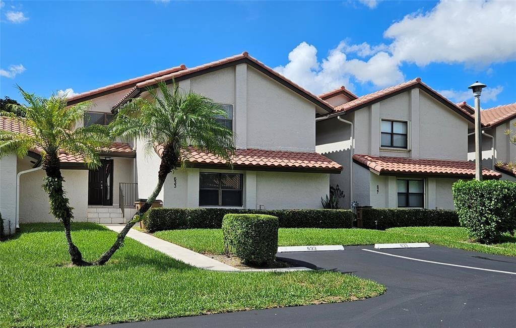 633 Deer Crk Lk Pt S Ln in Deerfield Beach, FL - Building Photo