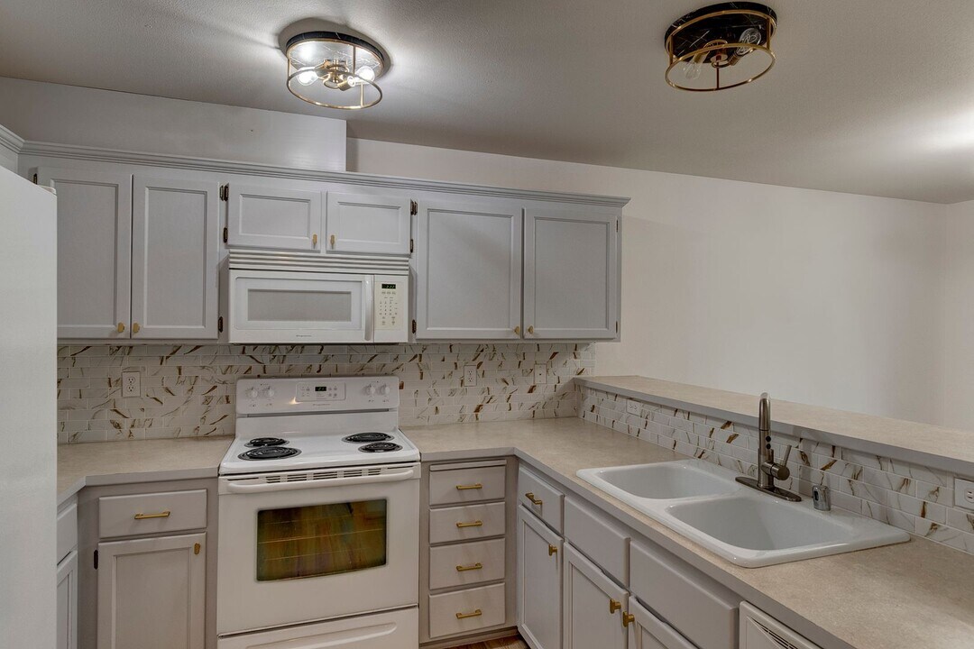 1640 SW Mulberry Pl in Oak Harbor, WA - Building Photo