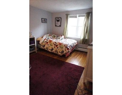 52 Colborne Rd, Unit 4 in Boston, MA - Foto de edificio - Building Photo