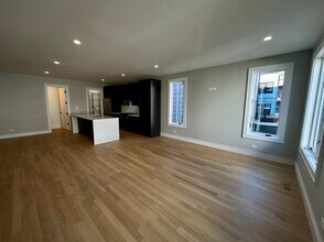 4243 N Damen Ave in Chicago, IL - Building Photo - Building Photo