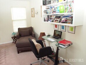 68 Winchester Way in Franklin Township, NJ - Building Photo - Building Photo