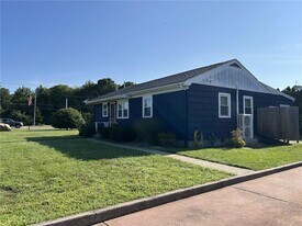 35 Post Rd in Westerly, RI - Building Photo