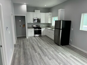 4214 Abner St, Unit 4218 in Los Angeles, CA - Building Photo - Building Photo