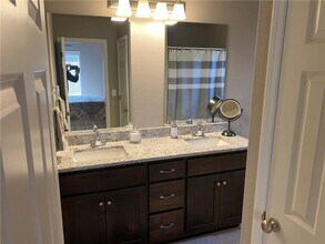 93 Kinloch Dr in Bella Vista, AR - Building Photo - Building Photo