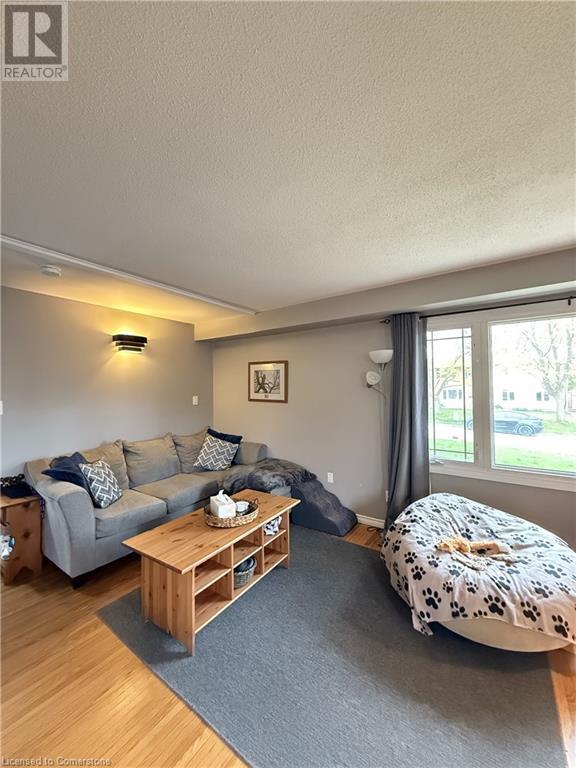 1006 Nesbitt Crescent in Woodstock, ON - Building Photo - Building Photo