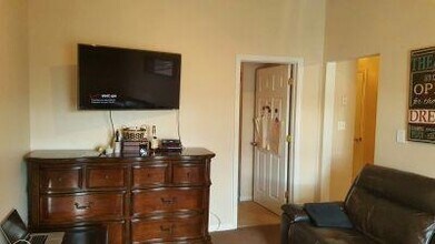 926 19th St in Union City, NJ - Building Photo - Building Photo