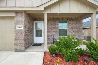 1653 Bluffview Dr in Hutchins, TX - Building Photo - Building Photo