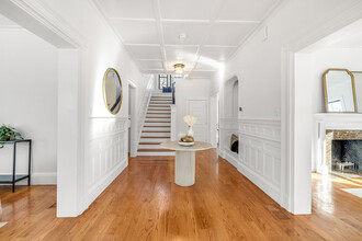 33 Washington St in Newton, MA - Building Photo - Building Photo