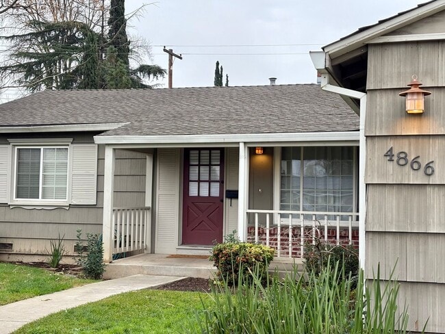 4866 J Pkwy in Sacramento, CA - Building Photo - Building Photo