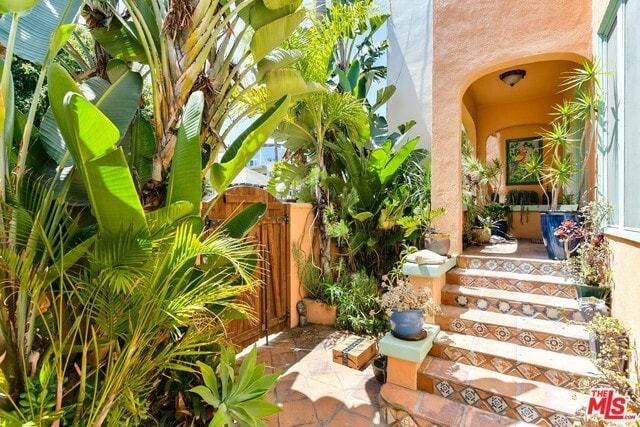 property at 121 Brooks Ave