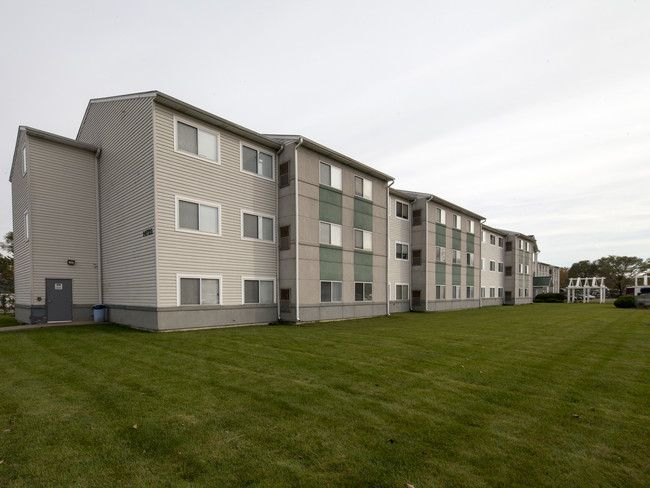 Bethlehem Village Apartment in Harvey, IL - Foto de edificio - Building Photo