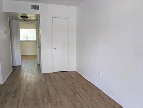 1240 70th St N in St. Petersburg, FL - Building Photo - Building Photo