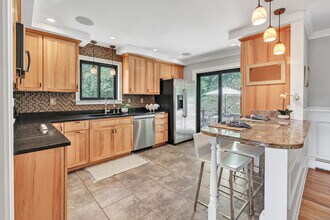 138 Pinewood Trail in Trumbull, CT - Building Photo - Building Photo
