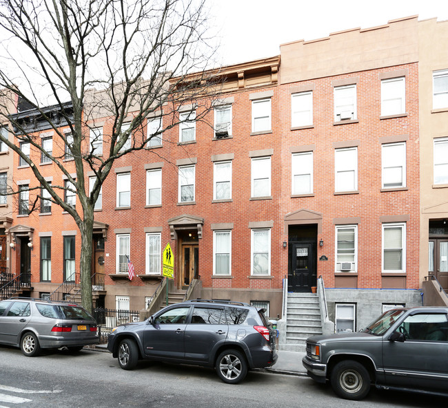 558 Henry St in Brooklyn, NY - Foto de edificio - Building Photo