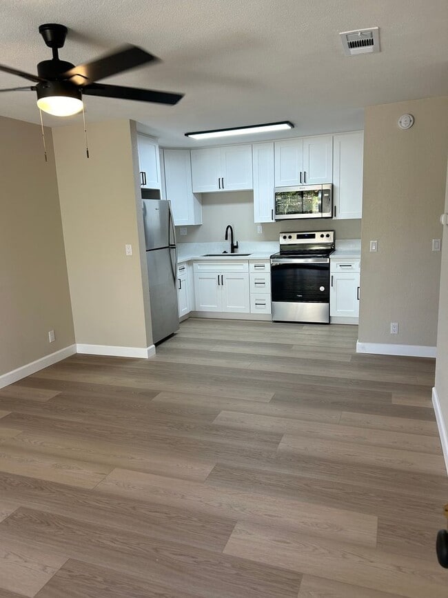 745 E Bradley Ave in El Cajon, CA - Building Photo - Building Photo