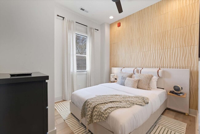 722 Mcferrin Ave in Nashville, TN - Foto de edificio - Building Photo