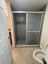 5785 Gatlin Ave, Unit 717 in Orlando, FL - Foto de edificio - Building Photo