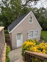 2957 Strathmeade St in Falls Church, VA - Foto de edificio - Building Photo