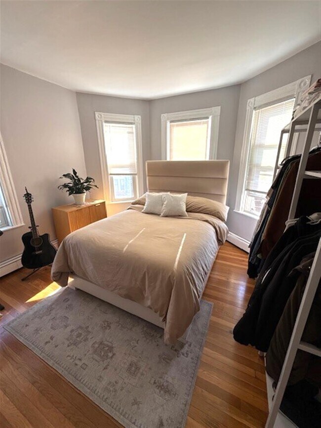 9 Houghton St, Unit 3 in Somerville, MA - Building Photo - Building Photo