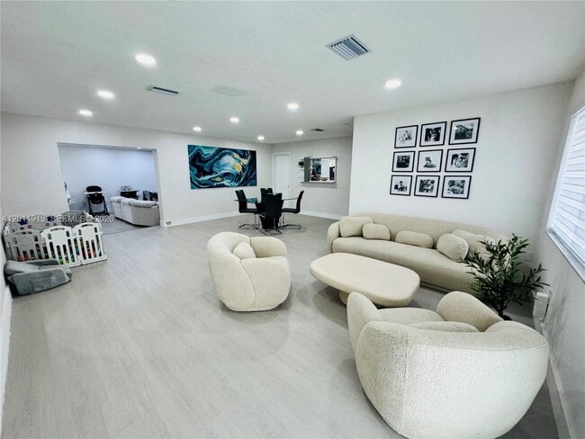 75 SW 18th Ave in Homestead, FL - Building Photo - Building Photo